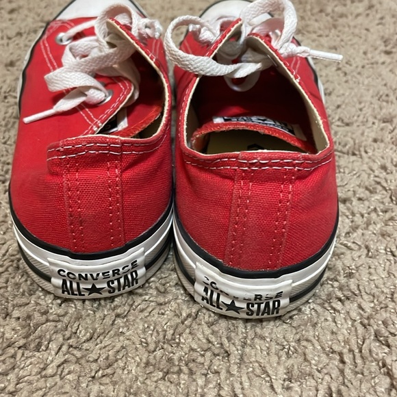 Red converse M6 W8 - Picture 2 of 2